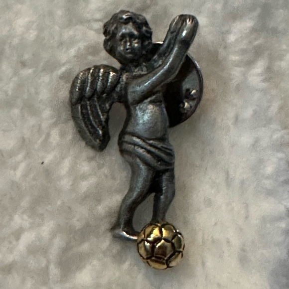 Angel Lapel Pin - Picture 2 of 4